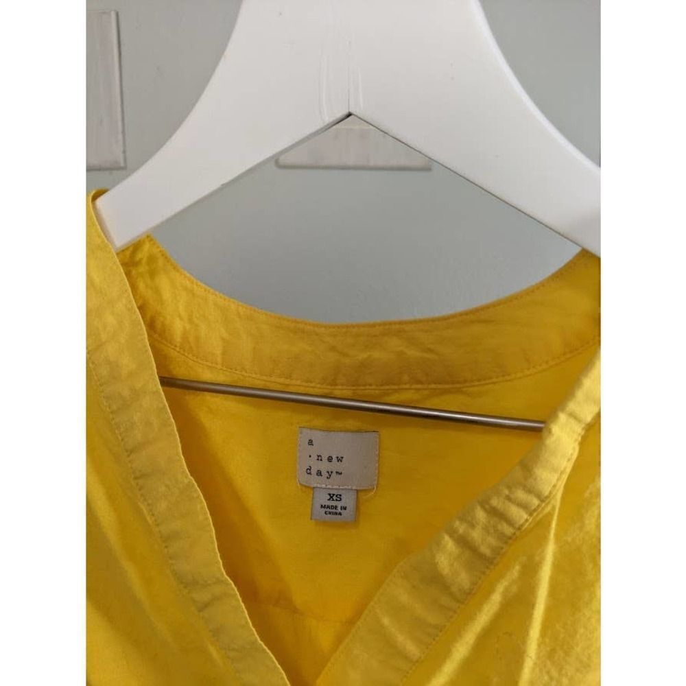 A New Day Yellow Lace Tank Top - Picture 5 of 7